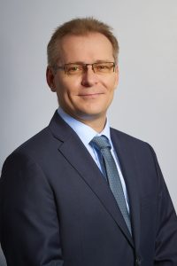Hallgat László